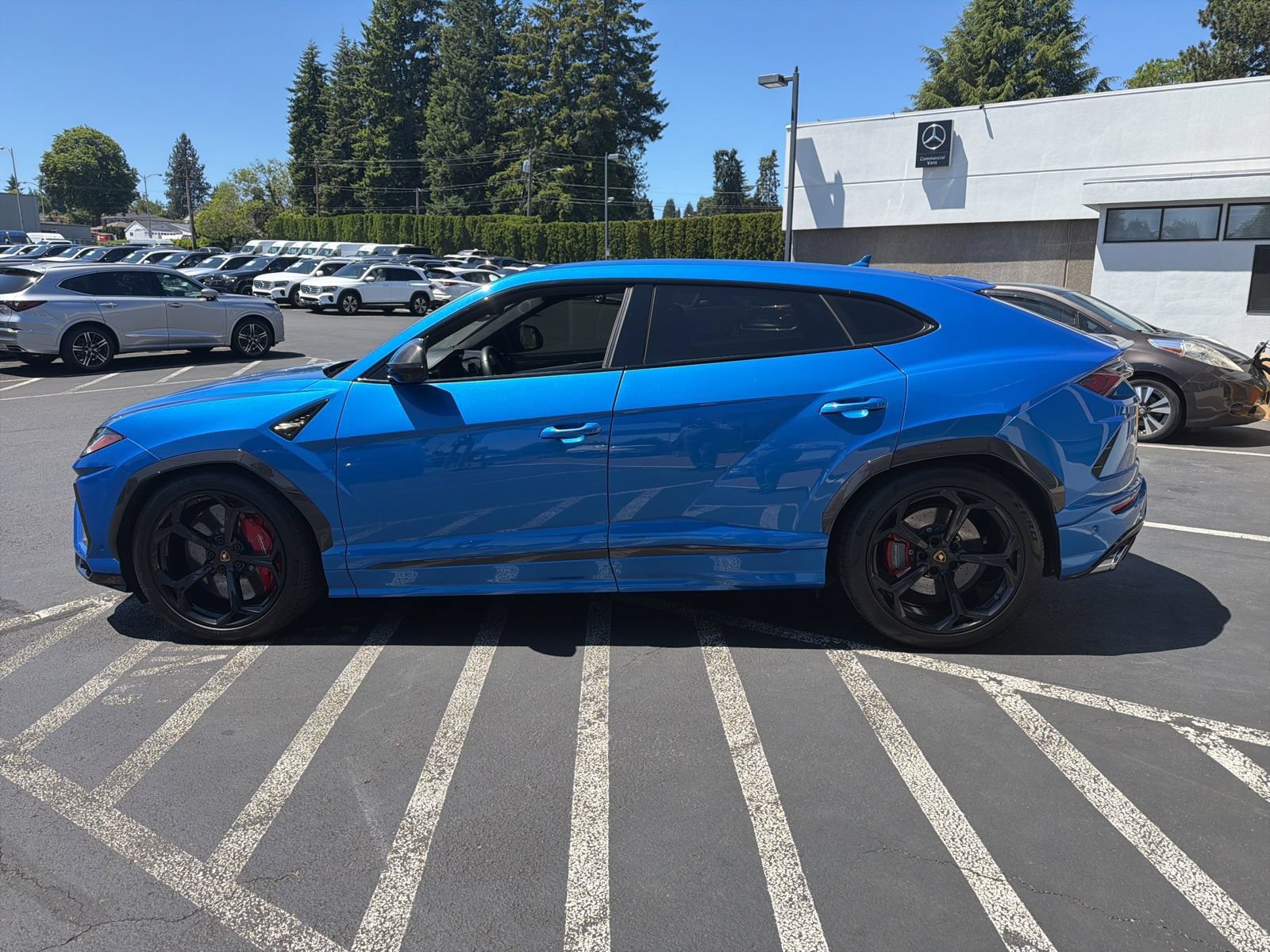 Used 2020 Lamborghini Urus AWD/4WD image 9