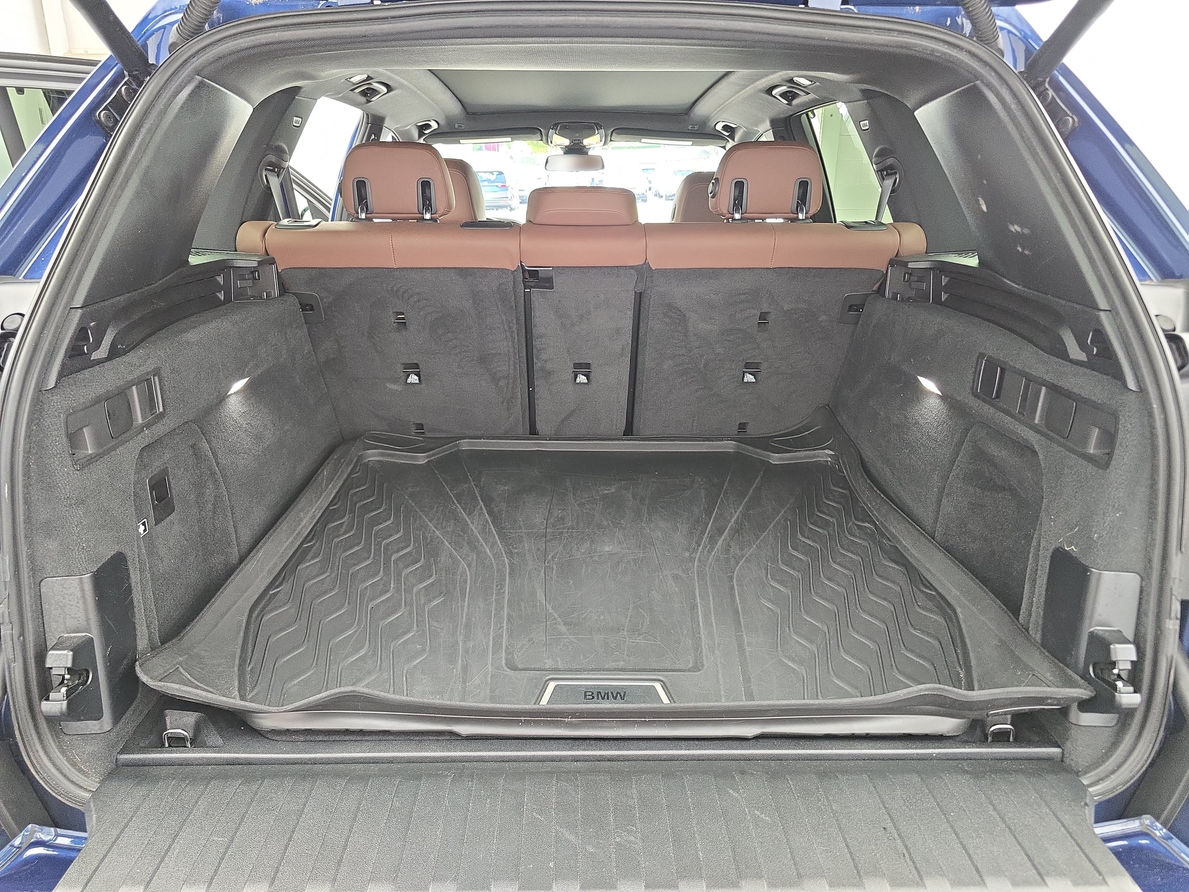 Used 2021 BMW X5 xDrive40i w/ M Sport Package AWD/4WD image 12