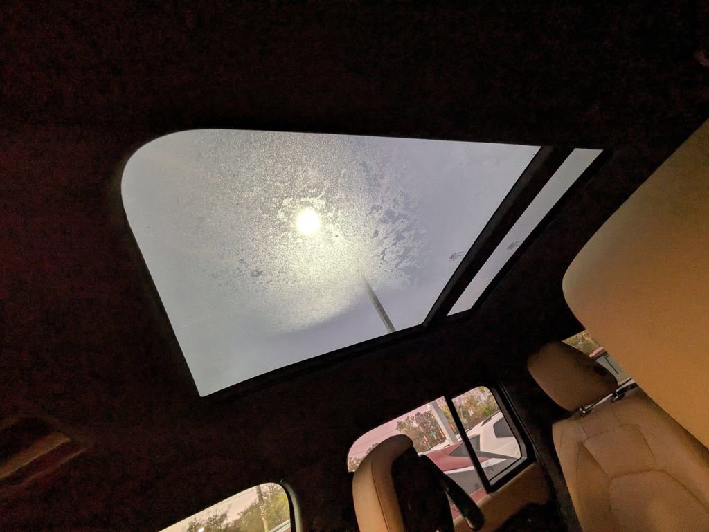 Used 2025 Land Rover Defender 130 S image 22