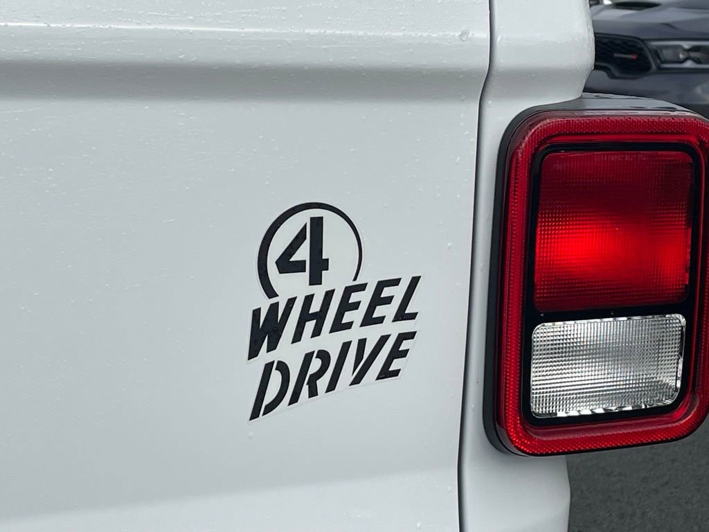 Used 2022 Jeep Gladiator Willys image 21