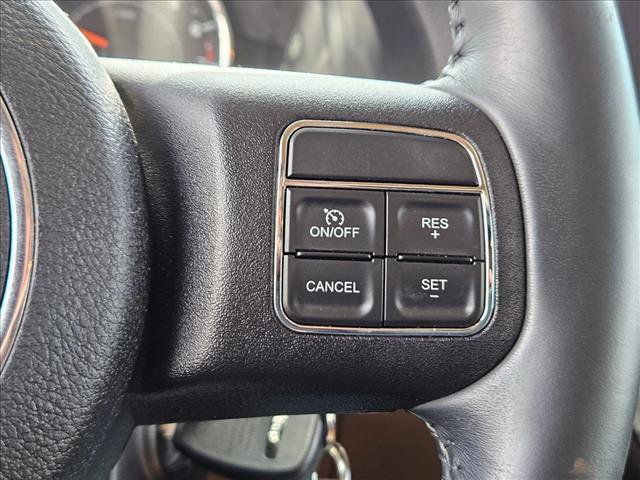 Used 2015 Jeep Wrangler Unlimited Sahara w/ Connectivity Group AWD/4WD image 19