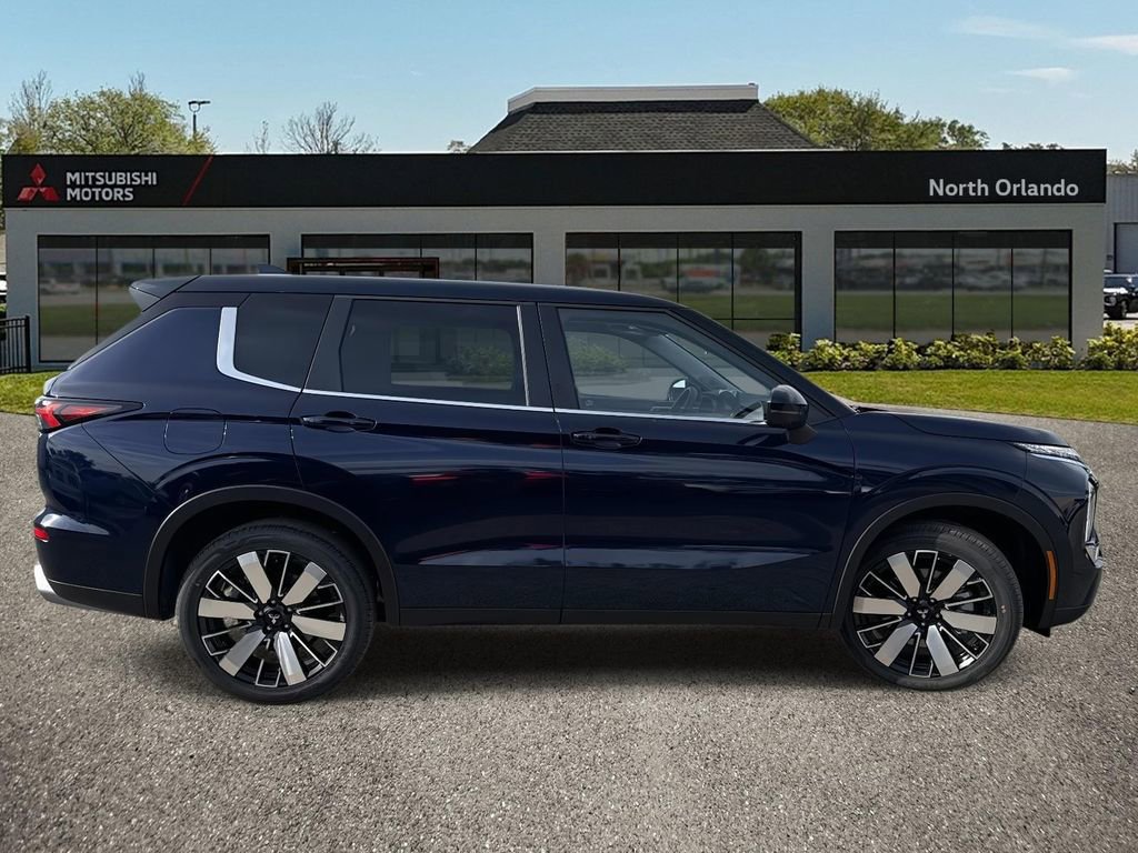 New 2026 Mitsubishi Outlander SE image 7