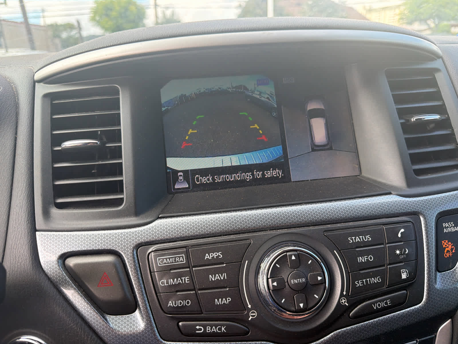 Used 2020 Nissan Pathfinder SL FWD image 7