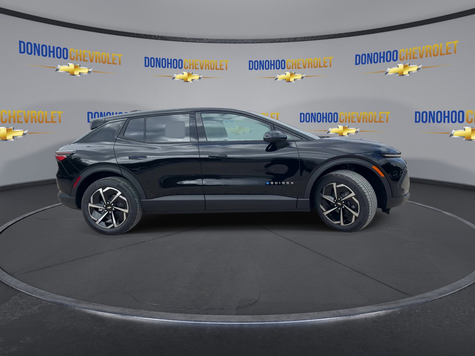 New 2026 Chevrolet Equinox EV LT image 12