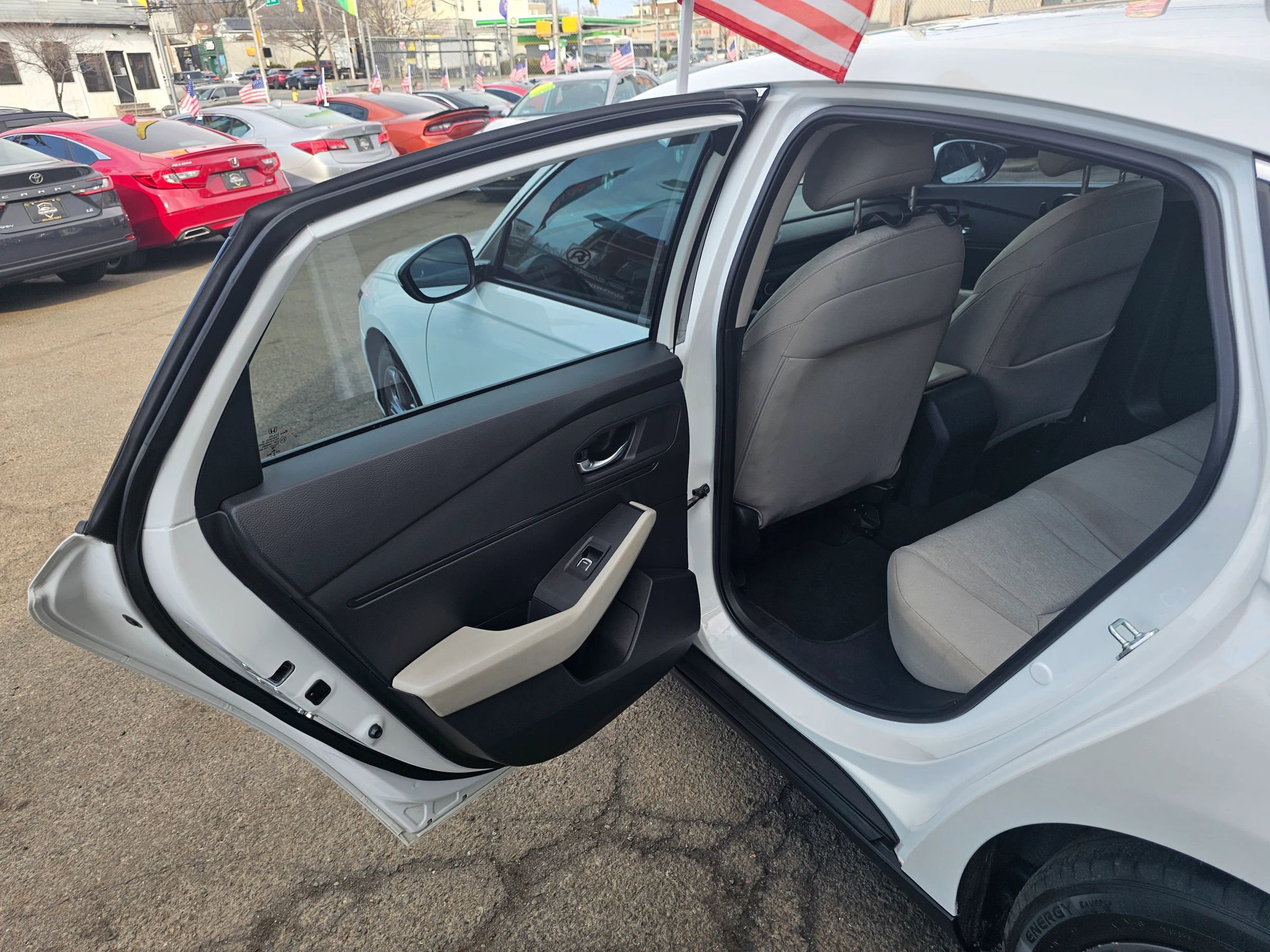 Used 2023 Honda Accord EX image 10