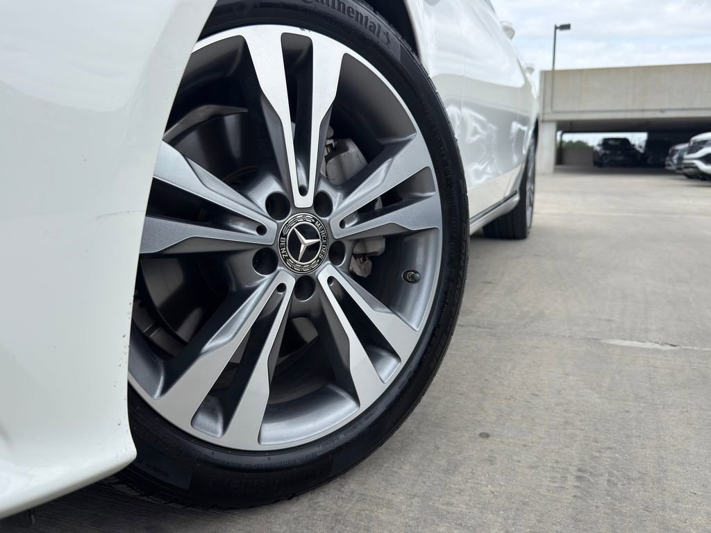 Used 2020 Mercedes-Benz C 300 Sedan image 4