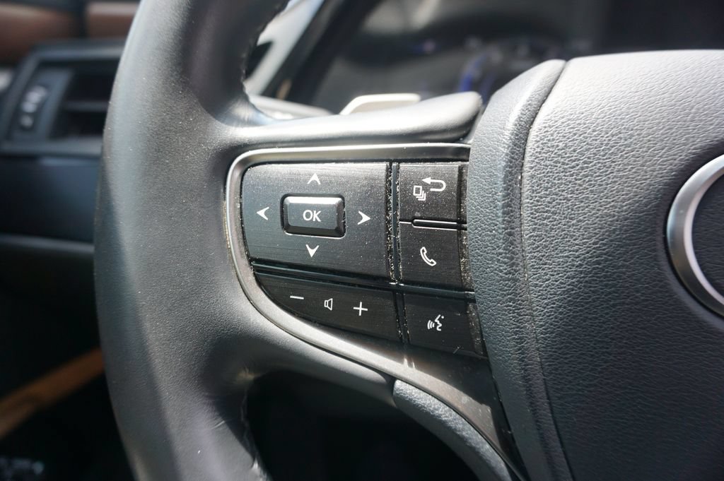 Used 2024 Lexus ES 350 w/ Premium Package FWD image 7