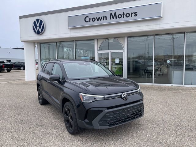 Used 2025 Volkswagen Taos SE image 1