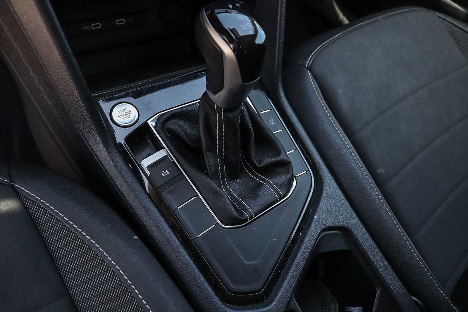 Certified 2024 Volkswagen Taos SE FWD image 18