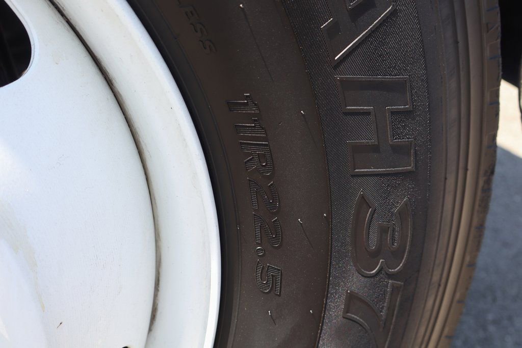 Used 2016 Ford F650 2WD Crew Cab Super Duty image 38