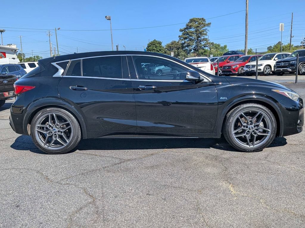 Used 2017 INFINITI QX30 Sport w/ Sport Leather Package FWD image 4