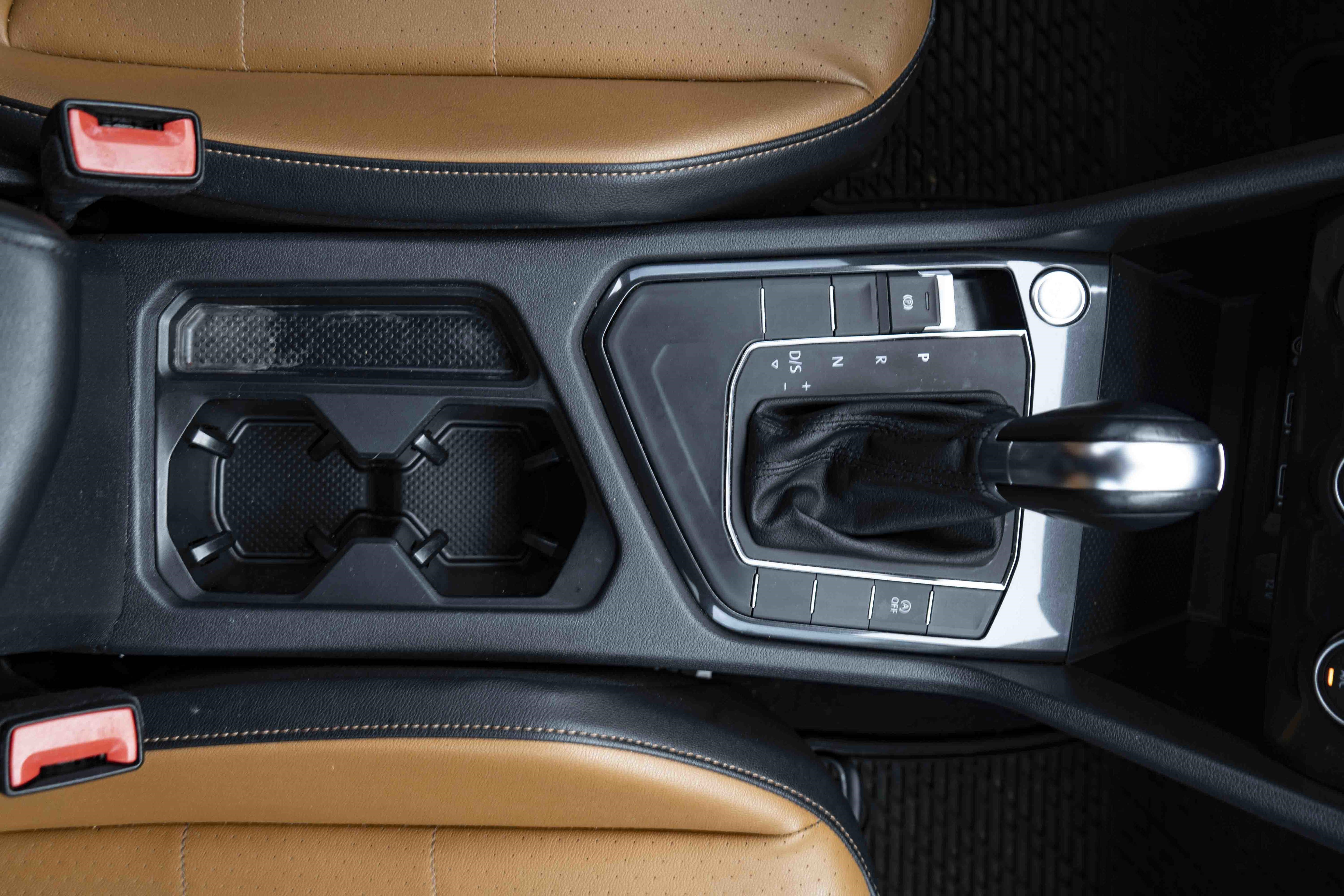 Used 2018 Volkswagen Tiguan SE image 26