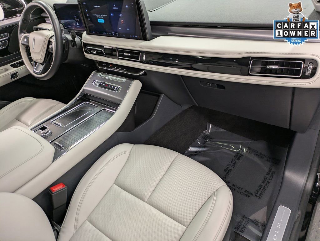 Certified 2025 Lincoln Aviator AWD image 30
