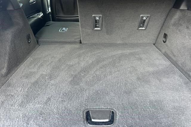 Certified 2023 Cadillac XT4 Luxury w/ Cold Weather Package FWD image 21