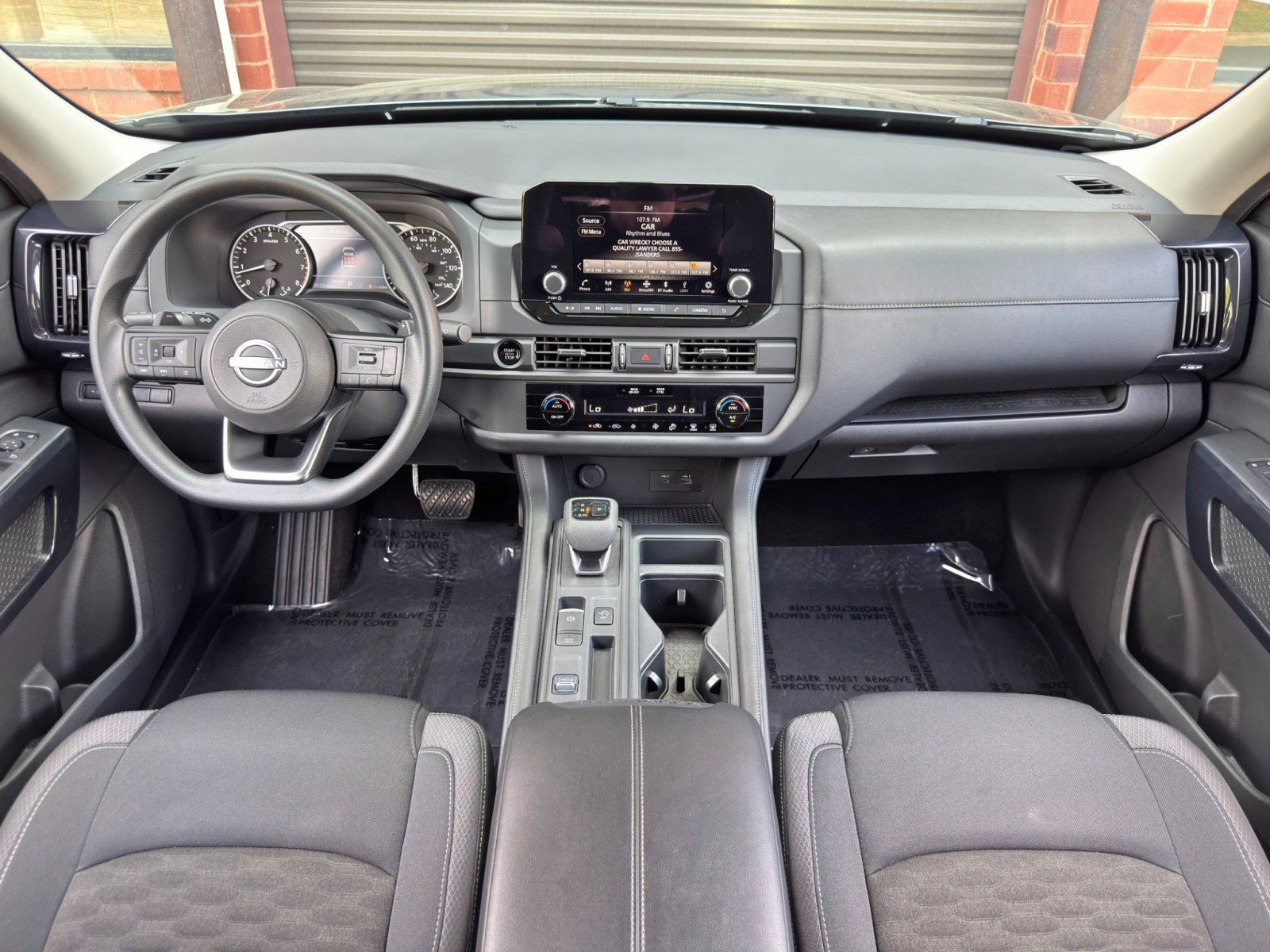 Used 2025 Nissan Pathfinder S FWD image 11