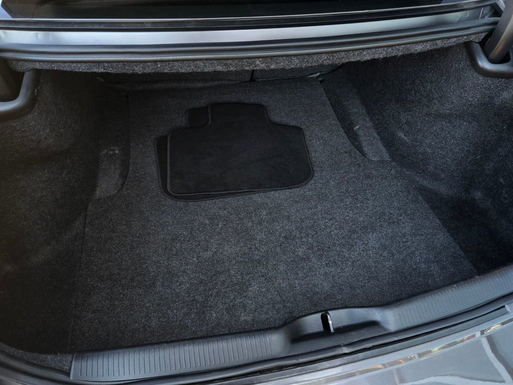 Used 2019 Dodge Charger R/T w/ Navigation & Travel Group image 26