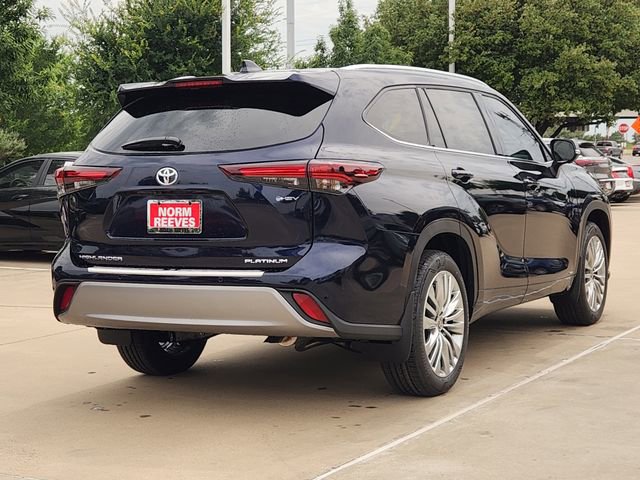 New 2026 Toyota Highlander Platinum AWD/4WD image 3