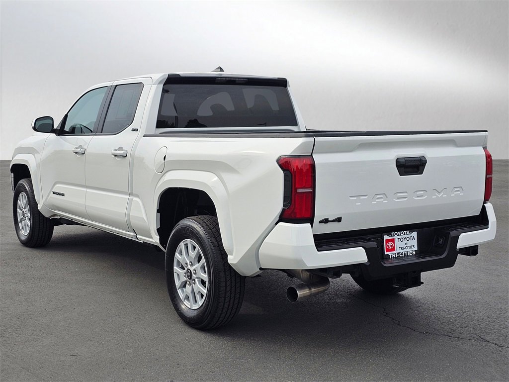 Used 2025 Toyota Tacoma SR5 image 3