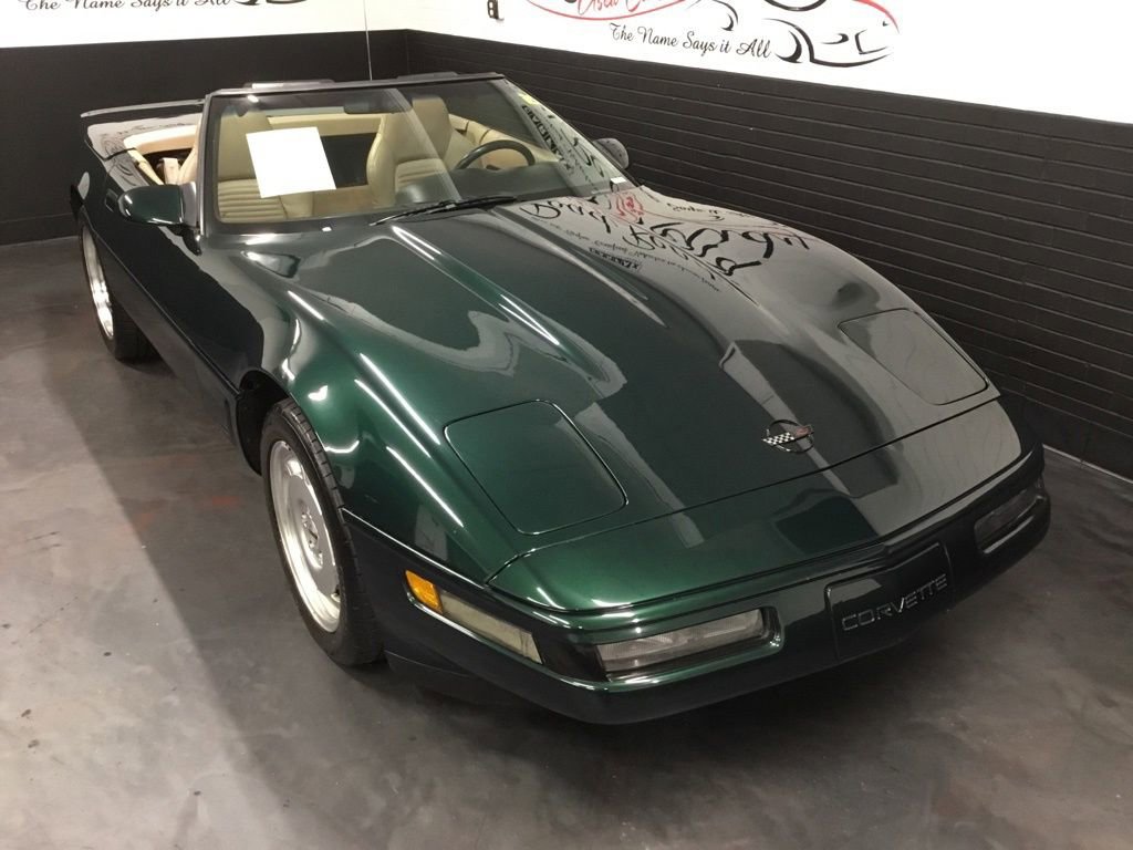 Used 1995 Chevrolet Corvette Convertible RWD image 2