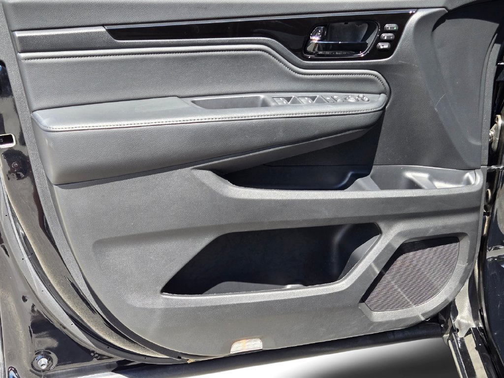 Used 2025 Honda Odyssey Elite image 14