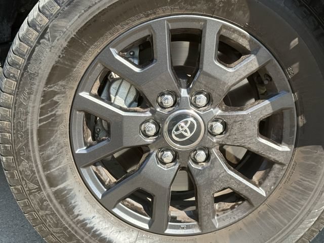 Used 2026 Toyota 4Runner SR5 AWD/4WD image 9