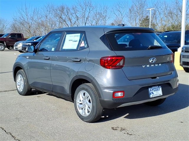 New 2026 Hyundai Venue SE image 4