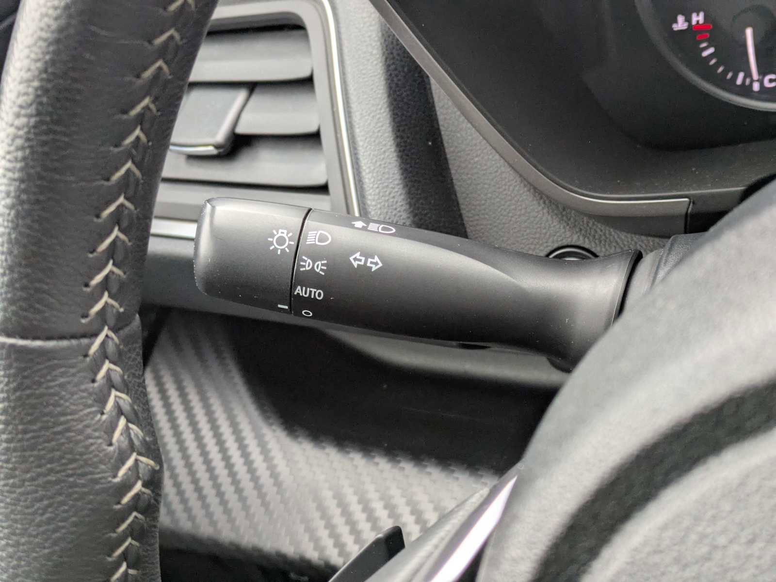 Used 2024 Subaru Ascent Premium w/ Convenience Package image 27