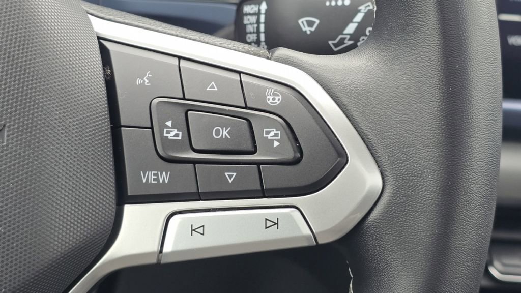 Used 2022 Volkswagen Taos SE w/ Panoramic Sunroof Package image 31