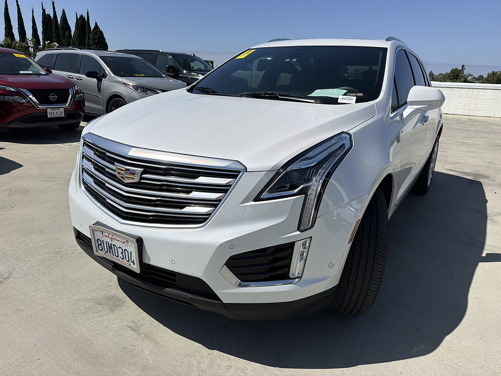 Used 2017 Cadillac XT5 Premium Luxury w/ Driver Assist Package FWD image 2