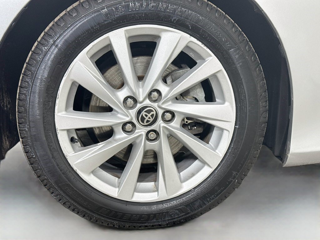 Used 2022 Toyota Camry LE AWD/4WD image 30