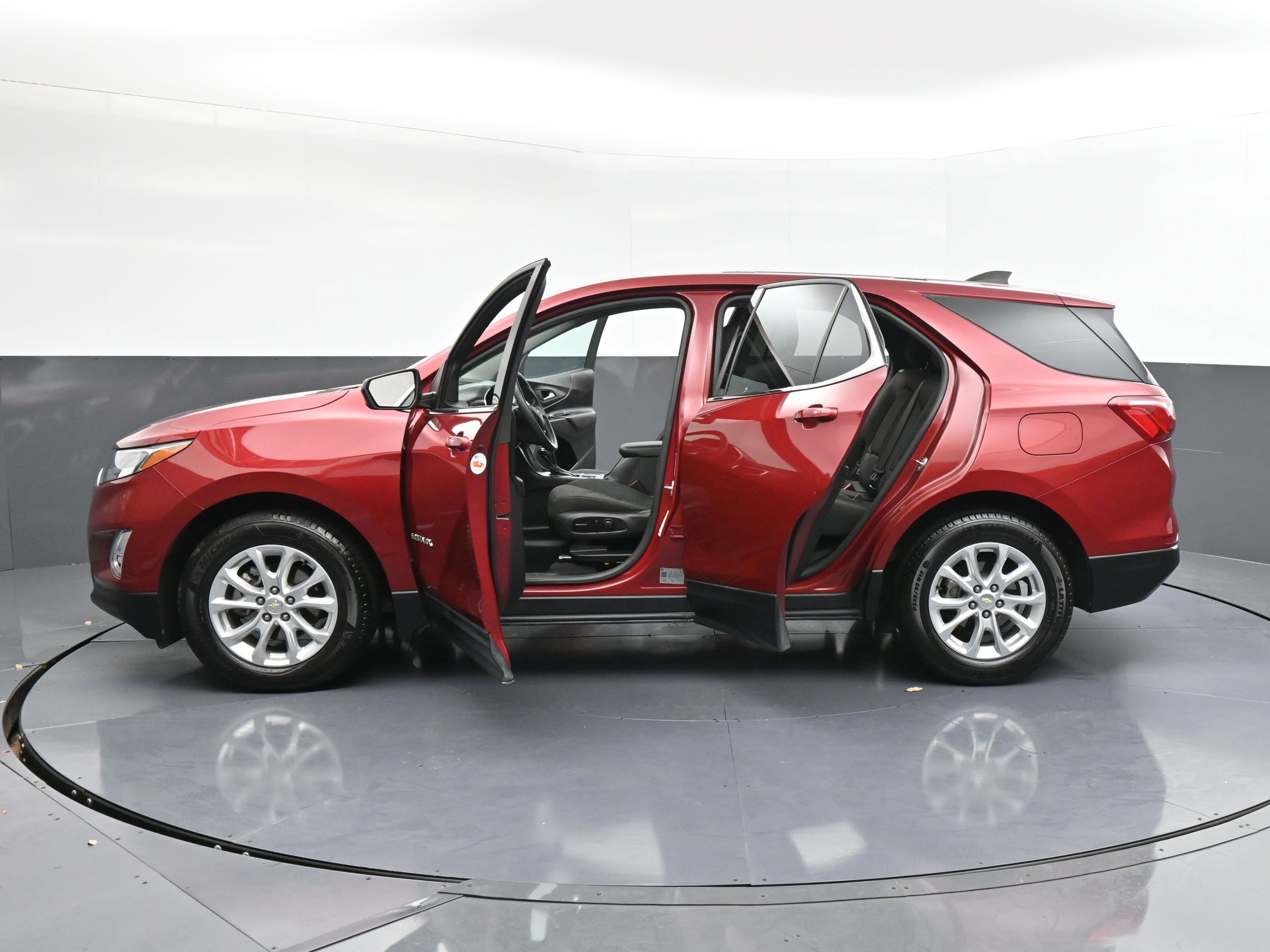 Used 2018 Chevrolet Equinox LT image 42