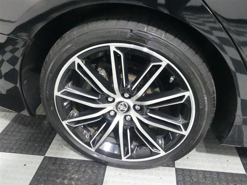 Used 2019 Toyota Avalon Touring w/ Advanced Safety Package image 17