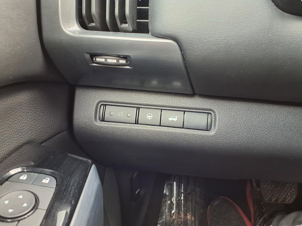 Certified 2025 Nissan Pathfinder SL image 15