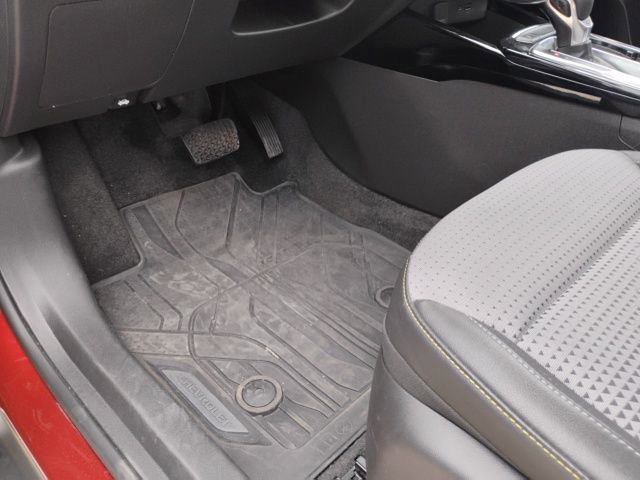 Used 2024 Chevrolet Trax LT w/ LT Convenience Package image 6