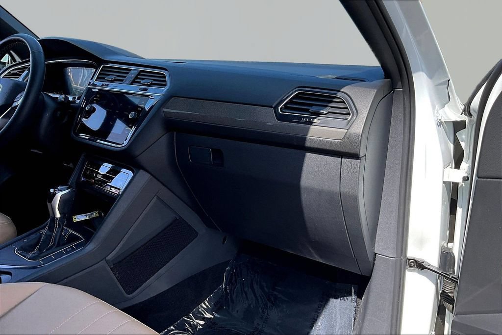 Used 2023 Volkswagen Tiguan SE FWD image 27