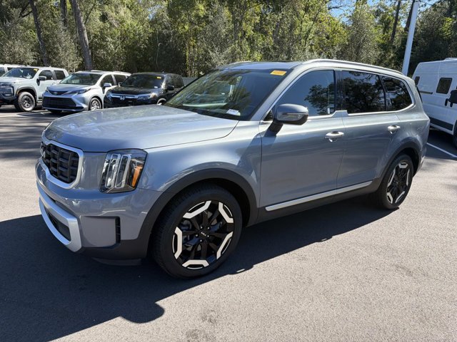 Used 2025 Kia Telluride S FWD image 5