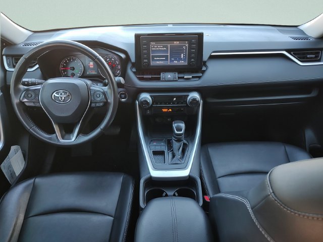 Used 2019 Toyota RAV4 XLE Premium FWD image 9