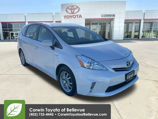 Used 2013 Toyota Prius V image 2