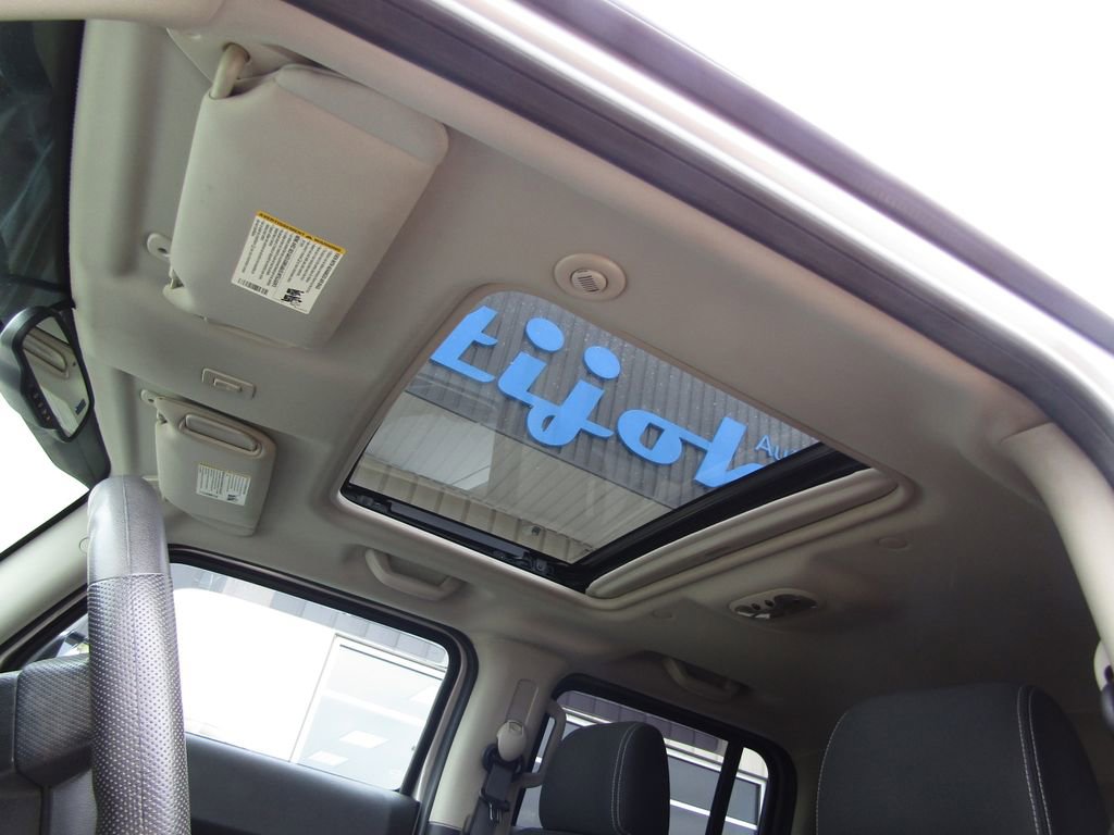 Used 2007 HUMMER H3 w/ Chrome Appearance Package AWD/4WD image 6