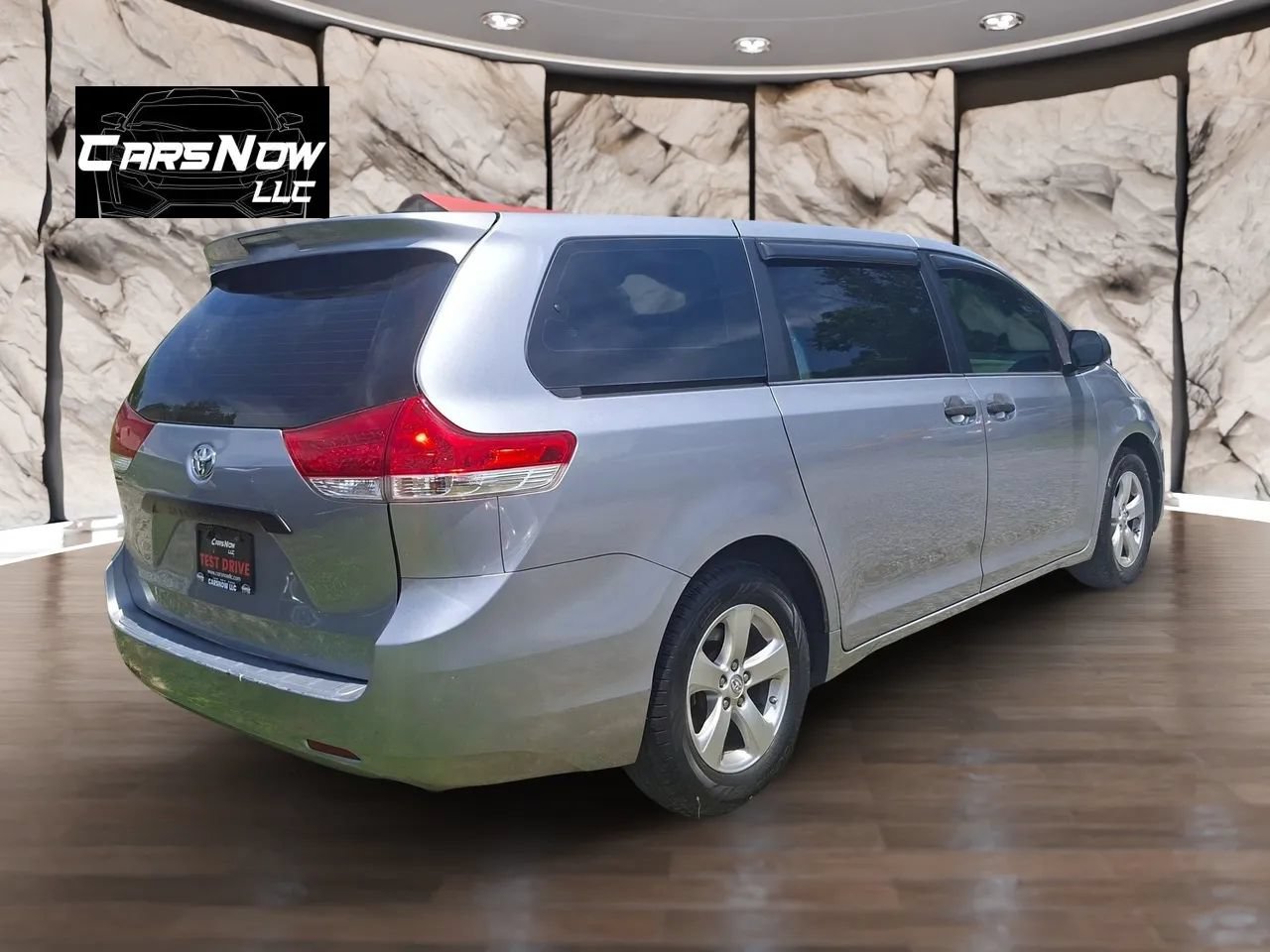 Used 2013 Toyota Sienna L FWD image 6