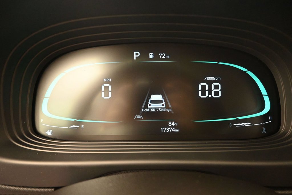 Used 2024 Hyundai Venue SEL FWD image 21
