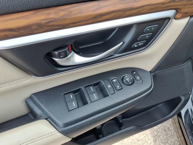 Used 2018 Honda CR-V Touring image 17