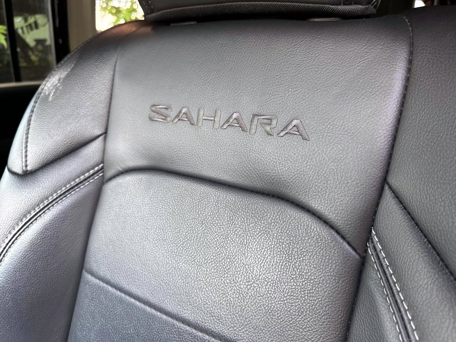 Used 2022 Jeep Wrangler Unlimited Sahara w/ Cold Weather Group image 17