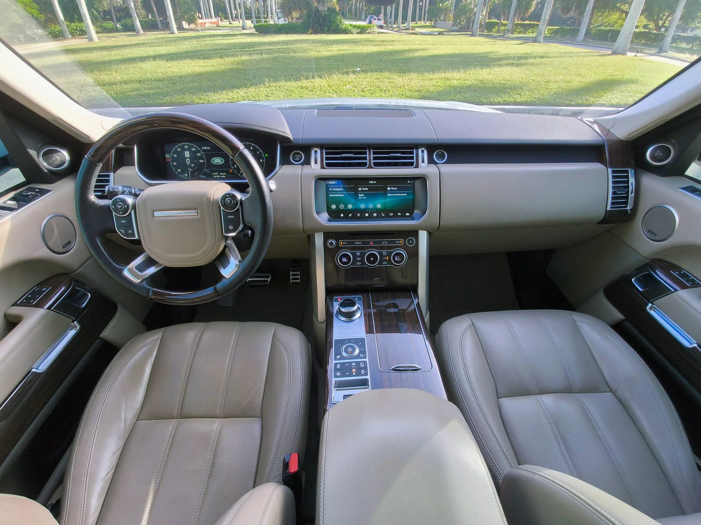 Used 2017 Land Rover Range Rover Supercharged image 18