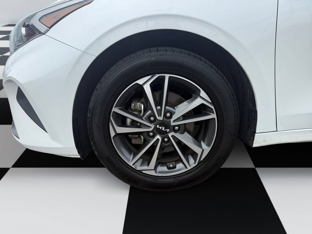 Used 2024 Kia Forte LXS FWD image 14