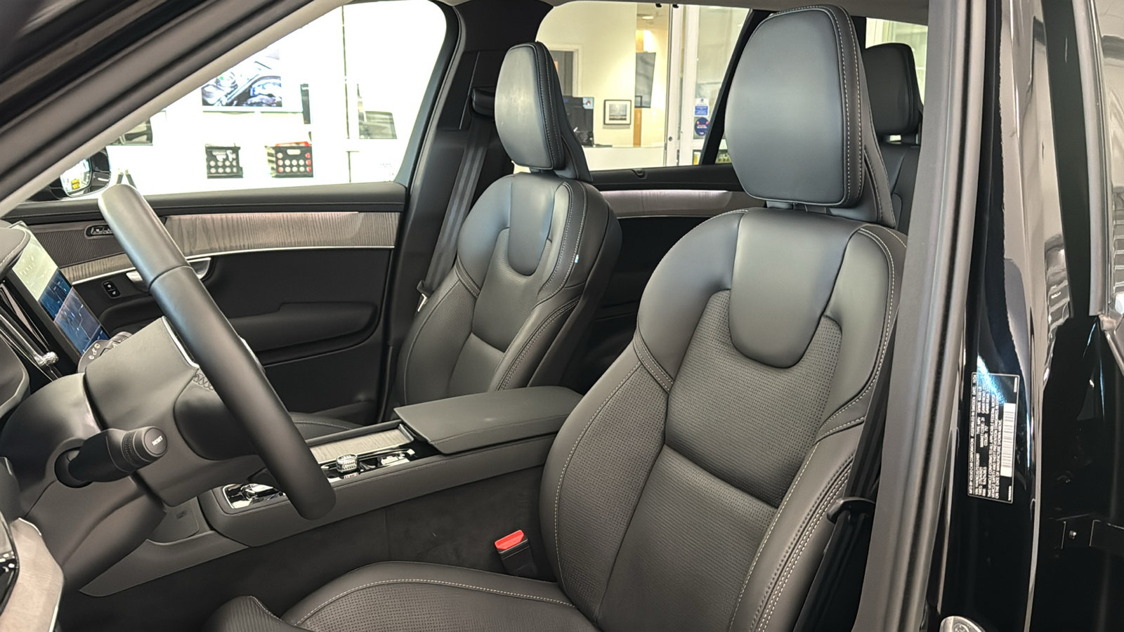 Used 2025 Volvo XC90 B6 Ultra w/ Protection Package Premier AWD/4WD image 23
