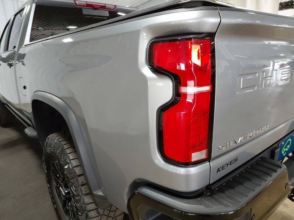 Certified 2025 Chevrolet Silverado 2500 ZR2 w/ Technology Package AWD/4WD image 16