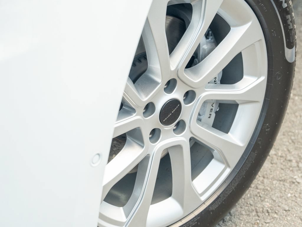 New 2027 Land Rover Range Rover Sport SE AWD/4WD image 9