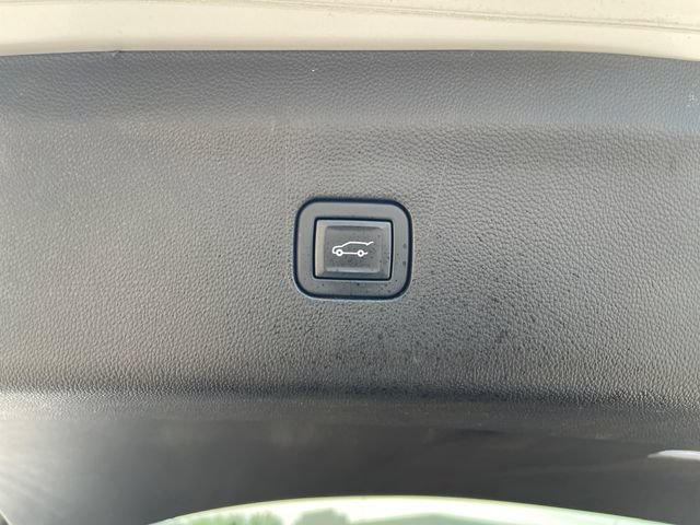 Used 2020 Buick Enclave Premium w/ Sun and Sites Package FWD image 17
