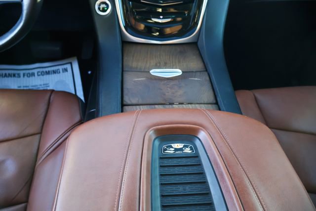 Used 2020 Cadillac Escalade Luxury image 15